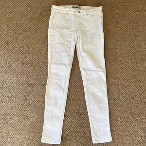 Abercrombie & Fitch Super Skinny White Jeans 6R (28W 31L)